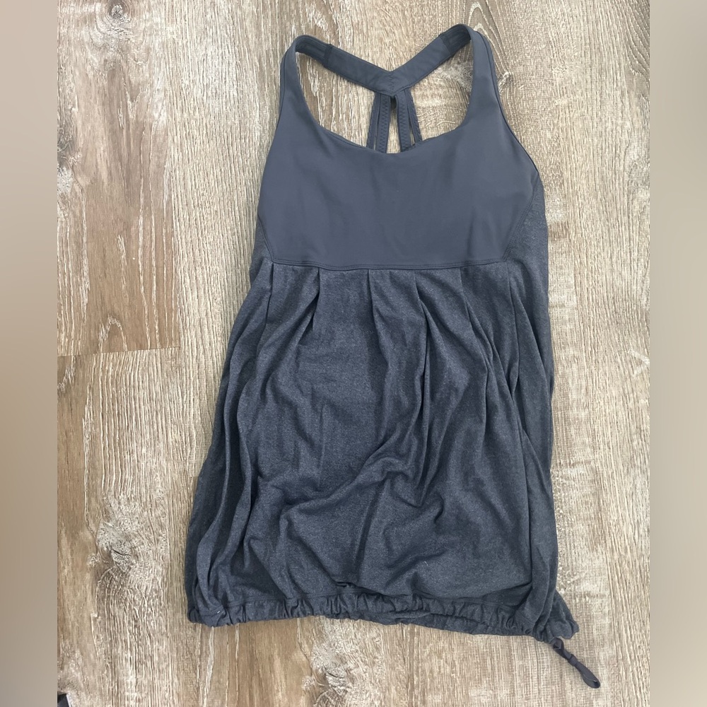 Lululemon Gray Racerback Tank Top with built in Bra, Size 8